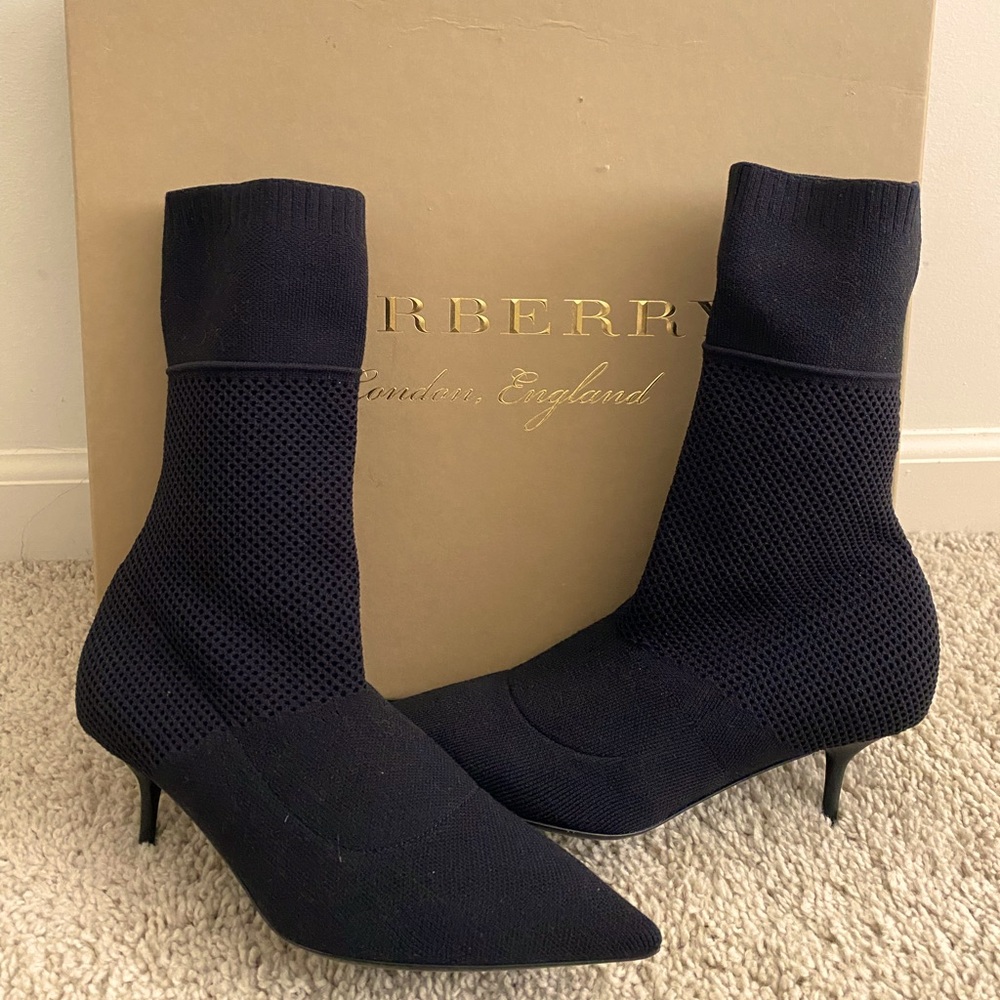 Burberry women’s kitten heel/boots